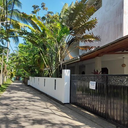 Mealanie'S House Hotel Unawatuna Exterior photo