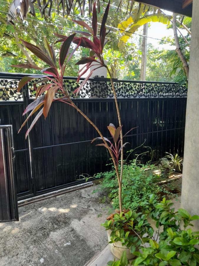 Mealanie'S House Hotel Unawatuna Exterior photo