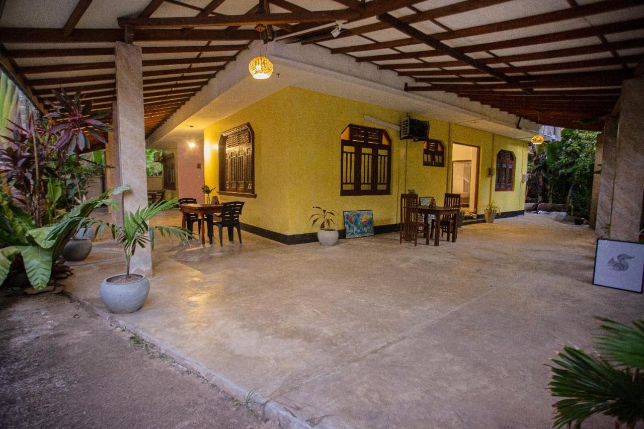 Mealanie'S House Hotel Unawatuna Exterior photo